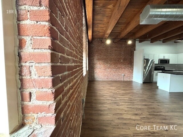 Building Photo - 204 Walnut St