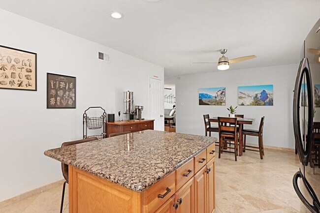 Building Photo - 3 bed 1.5 baths + 2 car garage with a larg...