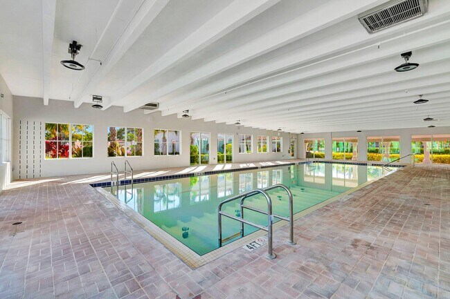 Building Photo - 6193 Pointe Regal Cir