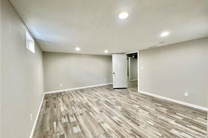 Building Photo - 2303 Maple St