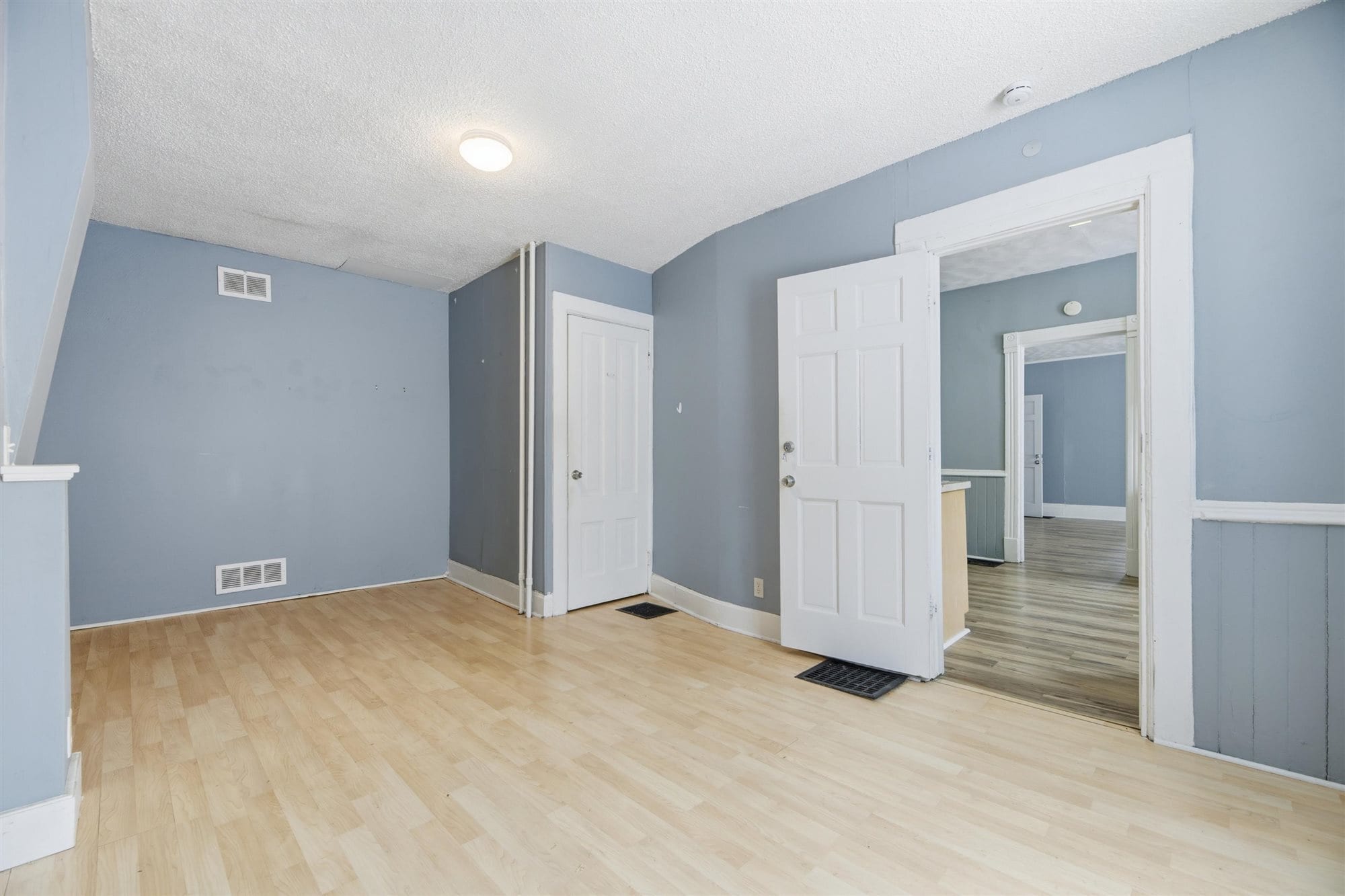 Building Photo - 516 5th Ave SE