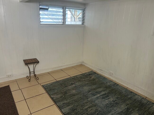 Building Photo - 1733 Hoe St