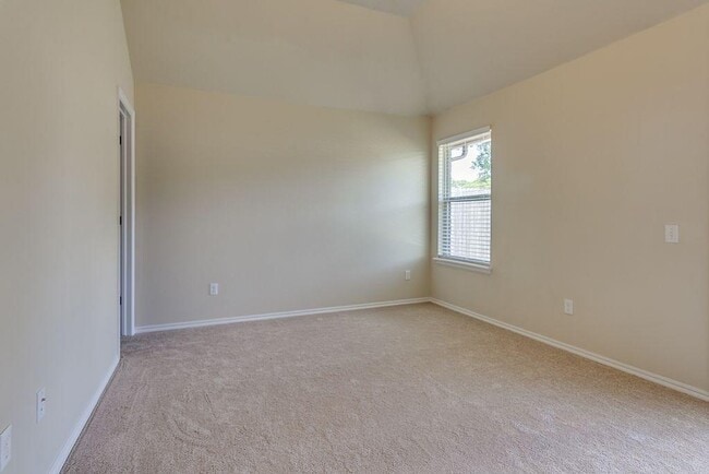 Building Photo - 804 Stag Trail