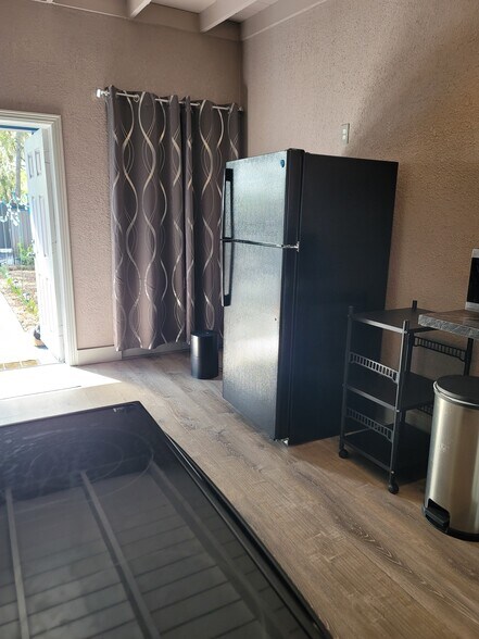 Building Photo - 5321 NE 29th St