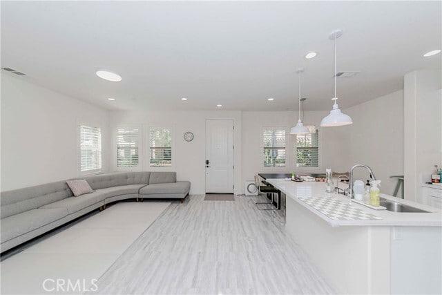 Building Photo - 2545 Almeria Ln