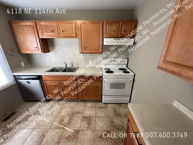 Building Photo - 4118 NE 114th Ave