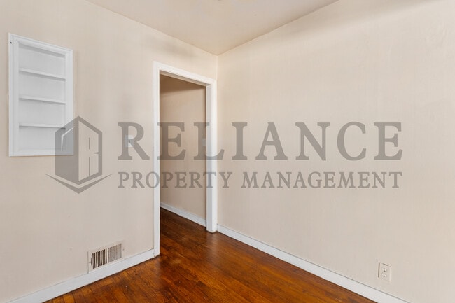 Building Photo - 1421 N Holyoke St