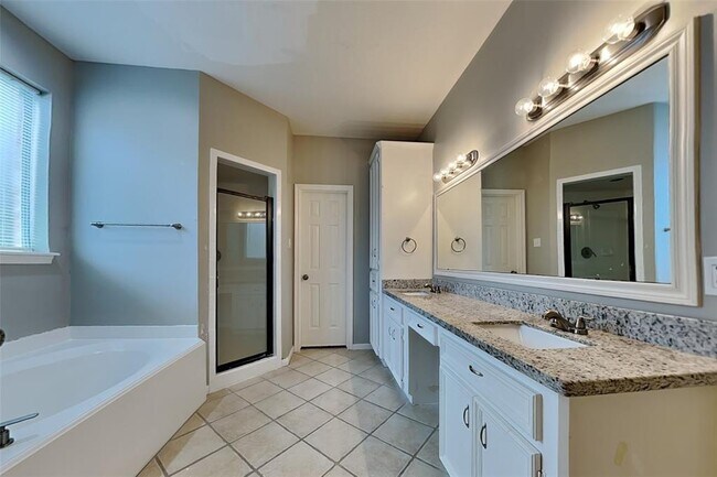 Building Photo - 5811 Laurel Caverns Dr