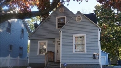 Building Photo - Hunt972