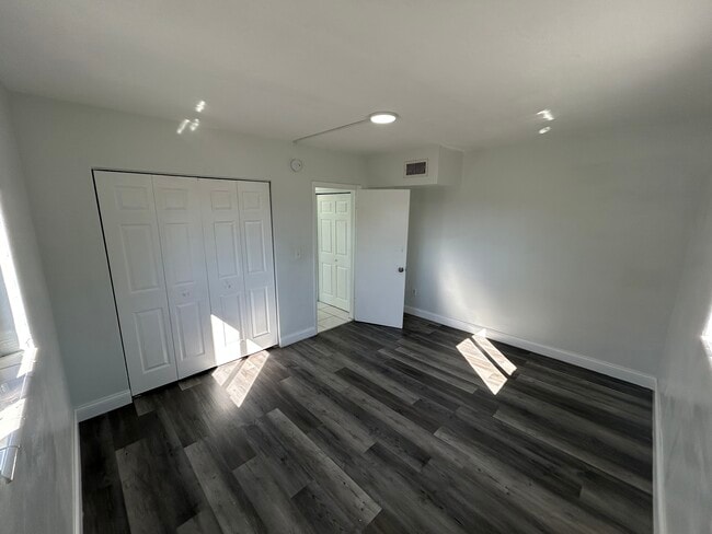 Building Photo - WEJ 13550 LLC - 18255