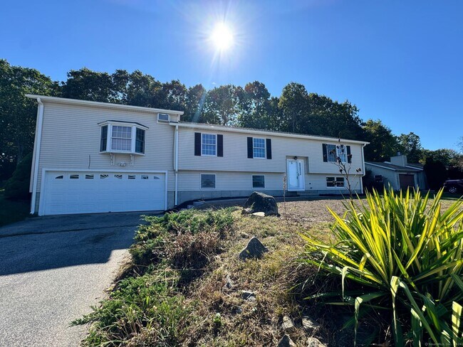 Primary Photo - 61 Richard Brown Dr