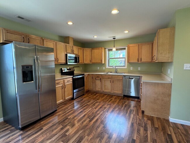 Building Photo - Weaverville - Modern, Three Bedroom, Fenced Yard