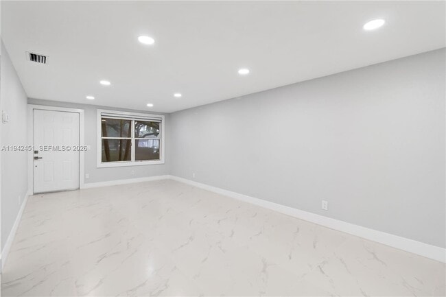 Building Photo - 7144 Southgate Blvd