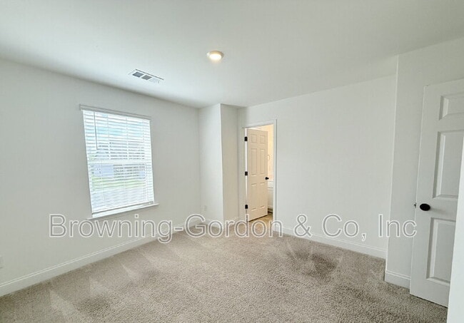 Building Photo - 312 Traywick Pl