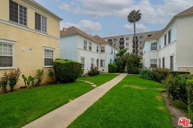 Building Photo - 6773 Yucca St