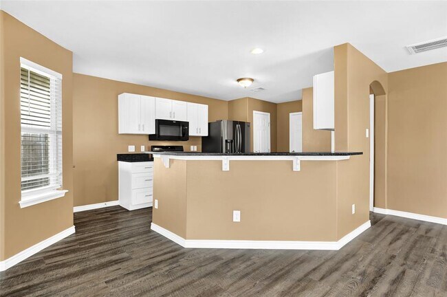 Building Photo - 13218 Ambrosa Dr
