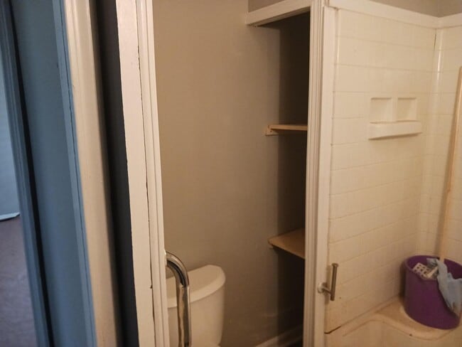 Building Photo - NEWLY REMODELED 3BED 1 BATH