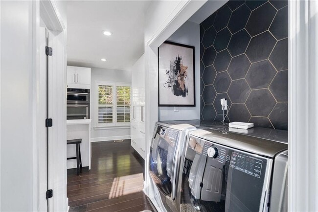 Building Photo - 4200 Roswell Rd NE