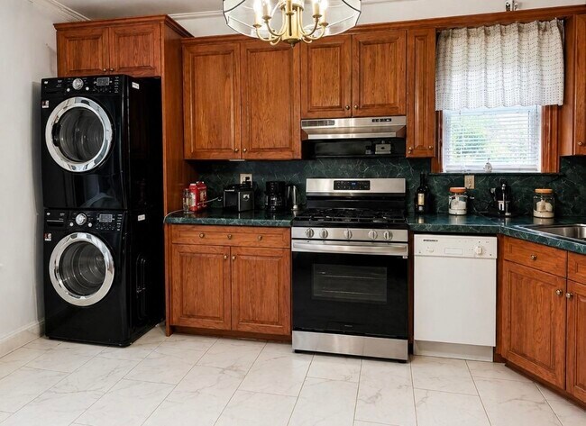 Building Photo - 142 W 27th St