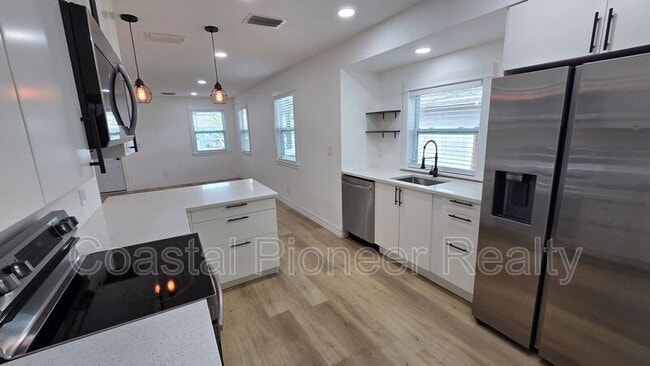 Building Photo - 5420 29th Ave S