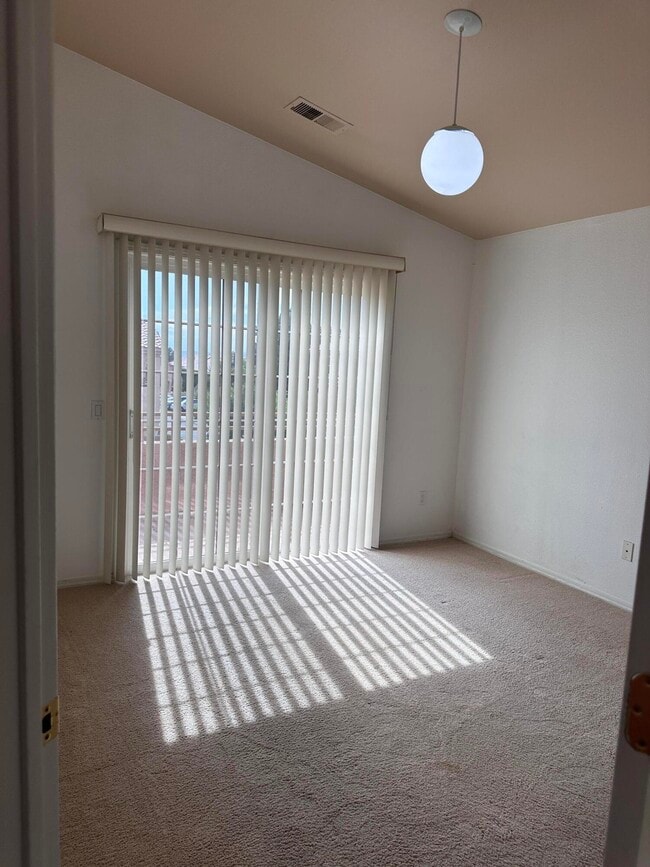 Building Photo - 5204 Na Pali St NE