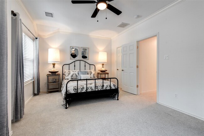 Building Photo - 35 N Walden Elms Cir