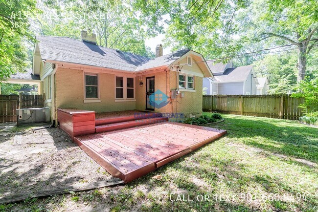 Building Photo - 419 S Reese St