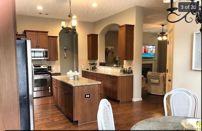 Building Photo - 9624 Gunnison Dr