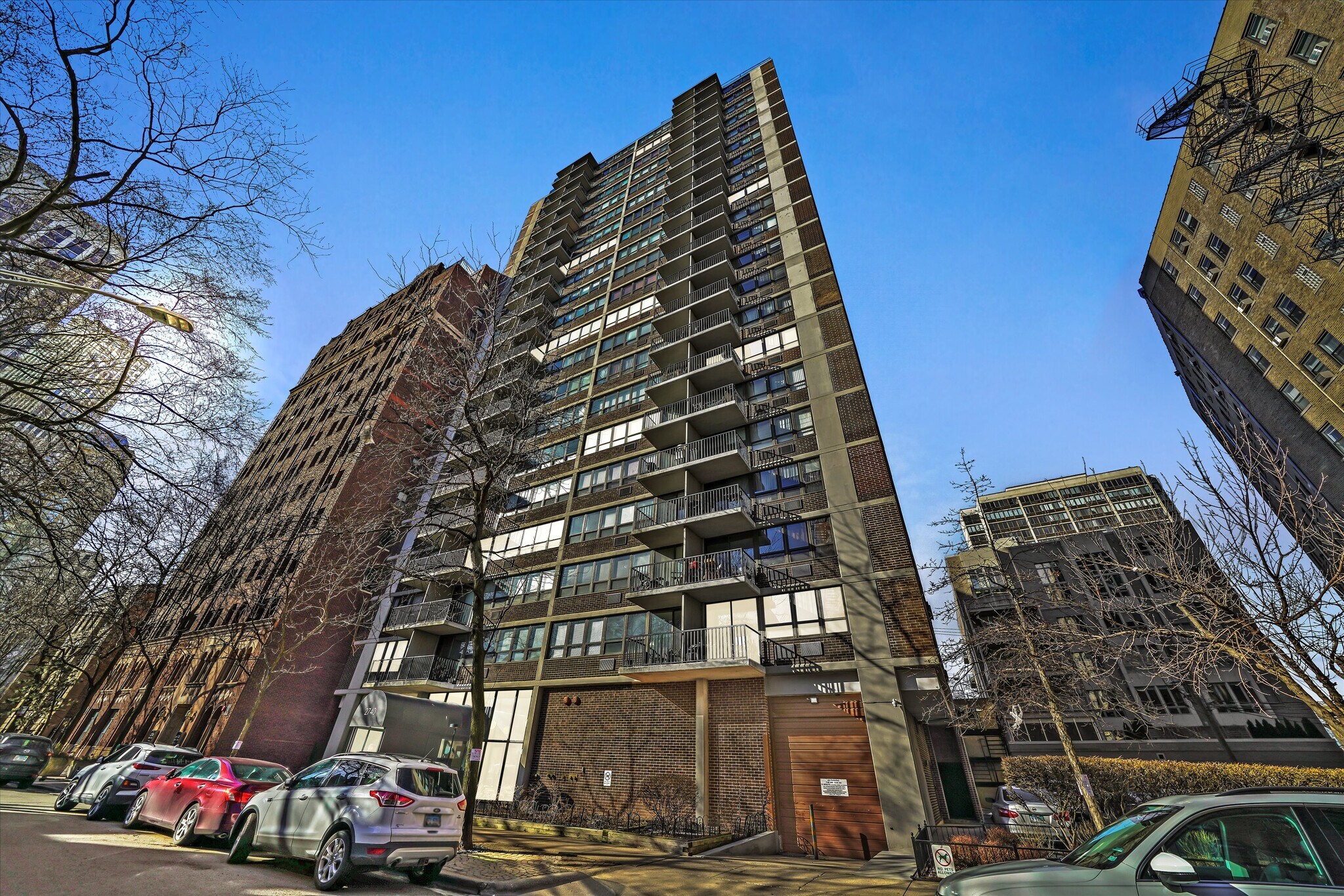 Building Photo - 2740 N Pine Grove Ave