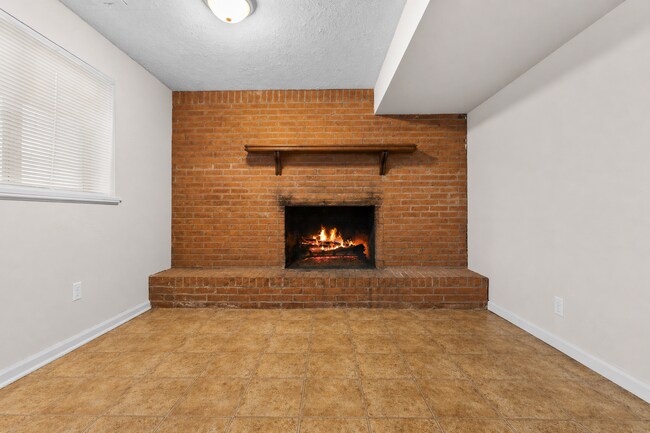 Building Photo - 3330 Tisdale Dr