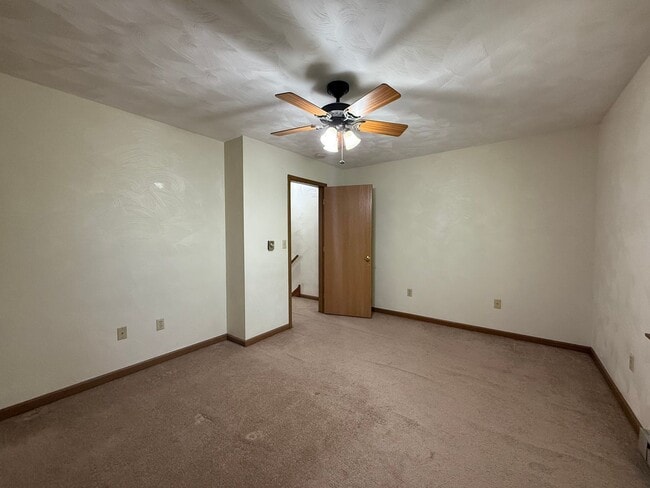 Building Photo - Secluded Two Bedroom Townhome Minutes from...