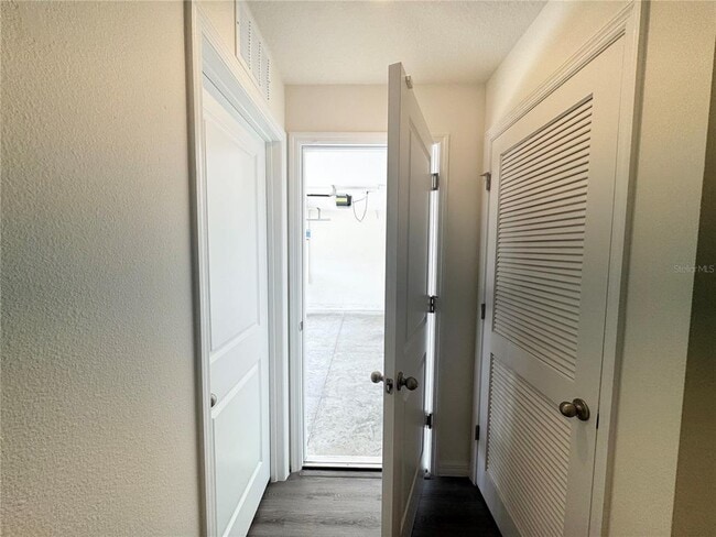 Building Photo - 36015 Sunflower Hl Dr