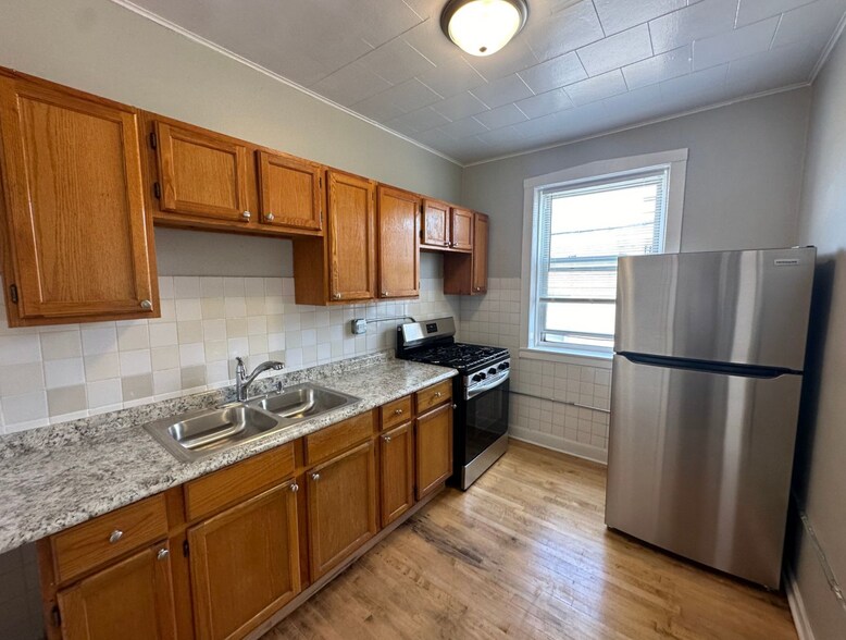 Building Photo - 4908 N Saint Louis Ave