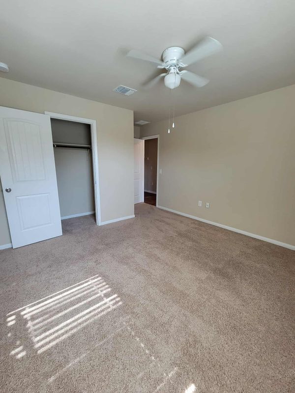 Building Photo - 213 Camellia Dr