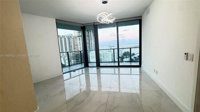 Building Photo - 501 NE 31st St