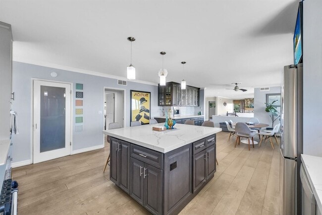 Building Photo - Living On Top Of The World