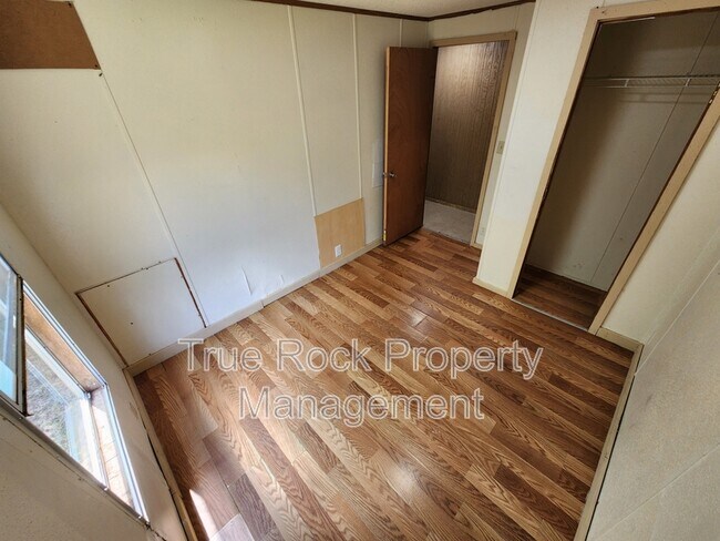 Building Photo - 309 1/2 S Carey (Asher)