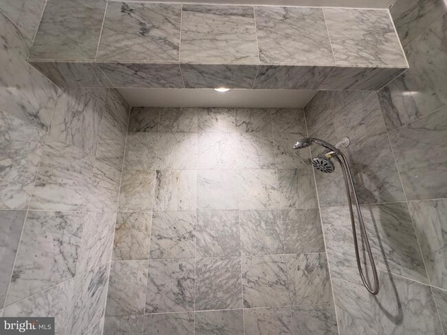 Building Photo - 1017 Oaklyn Ct