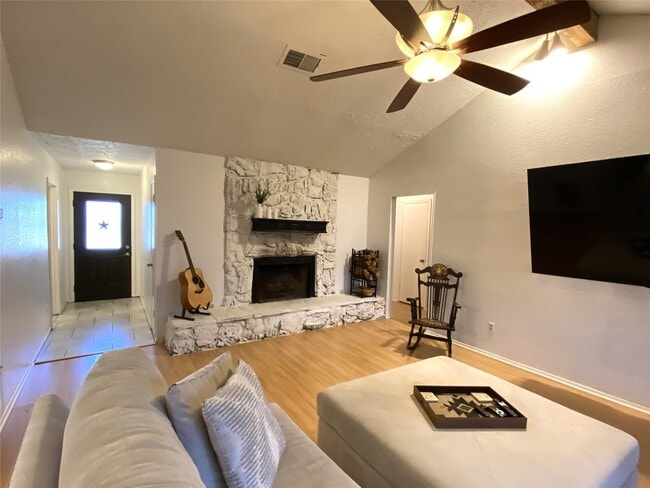 Building Photo - 9810 Shell Rock Rd