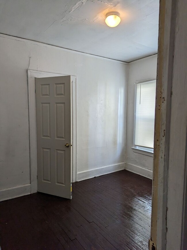 Building Photo - 2 bedroom 1st floor flat Detroit Central area