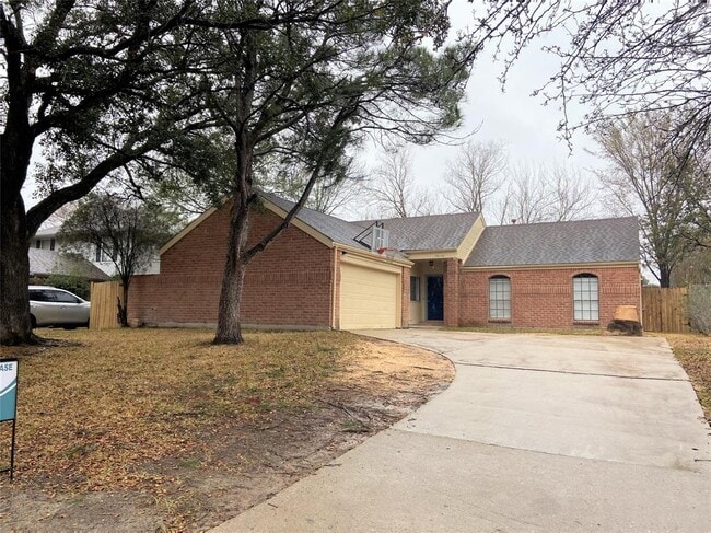 Building Photo - 15110 Howland St
