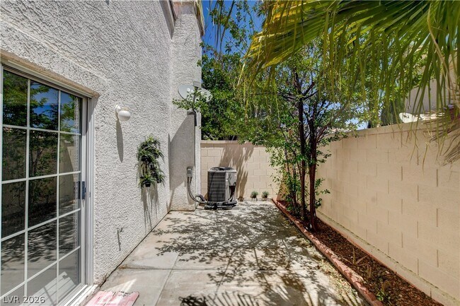 Building Photo - 8039 Teresita Ave