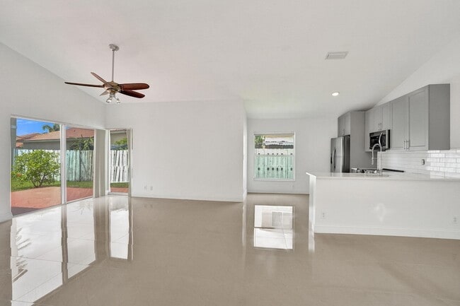 Building Photo - 17866 SW 10th Ln