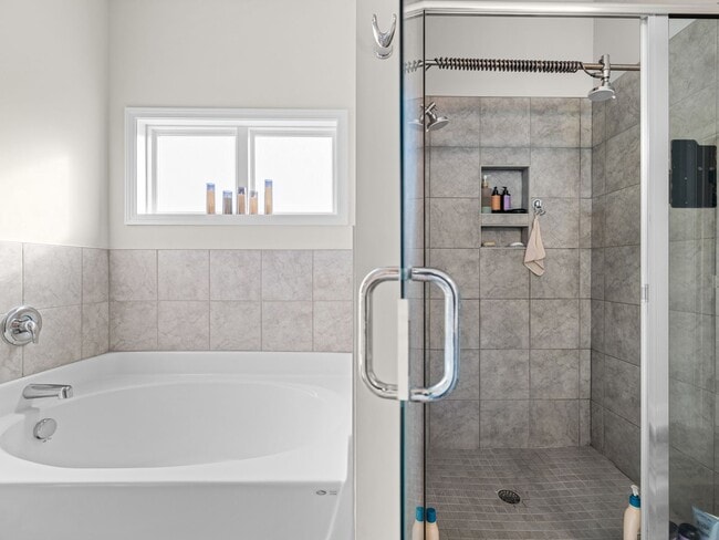 Building Photo - Mimosa Bay Beauty