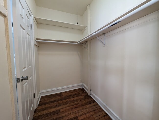 Building Photo - 2536 N Sawyer Ave