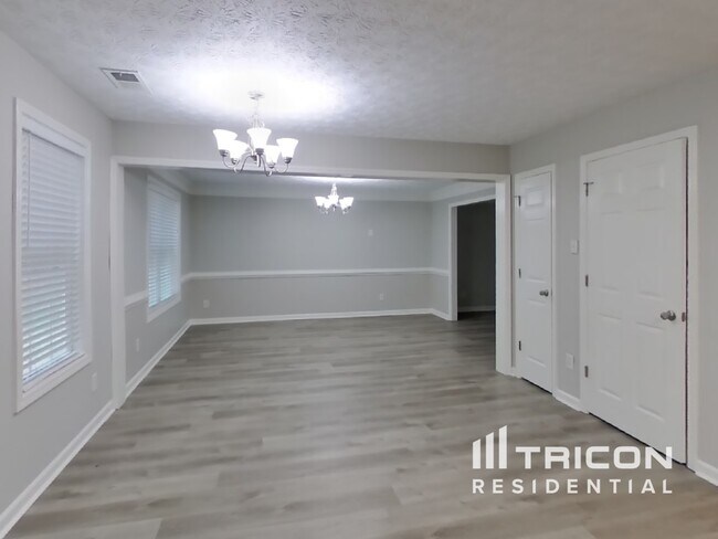Building Photo - 5767 Union Pointe Dr