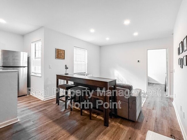 Building Photo - 515 Lynch Ave NW