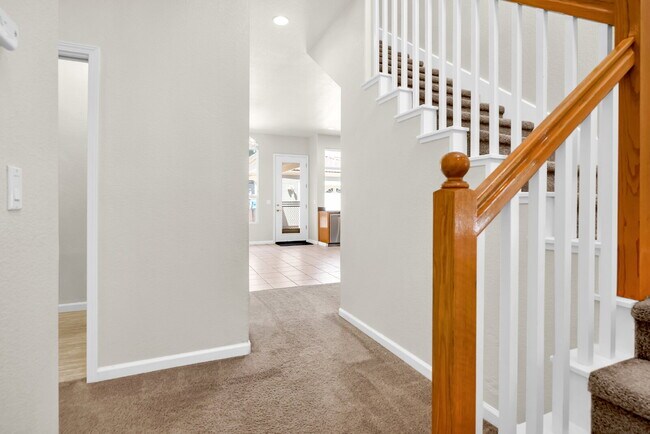 Building Photo - Move-In Ready 4-Bed, 3-Bath Gem in a Covet...