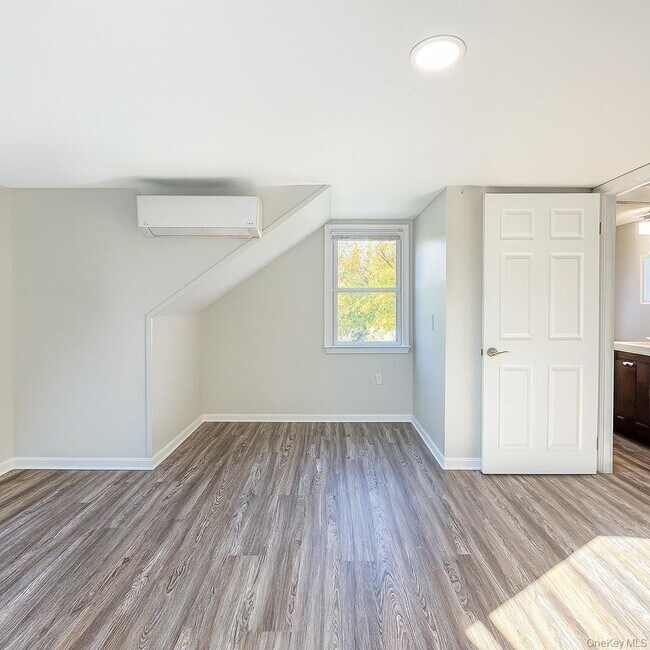 Building Photo - 12 Sayer St