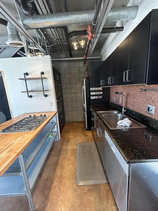 Building Photo - 360 W 300 S